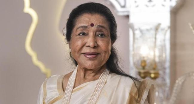 Legendary Singer Asha Bhosle Hospitalized